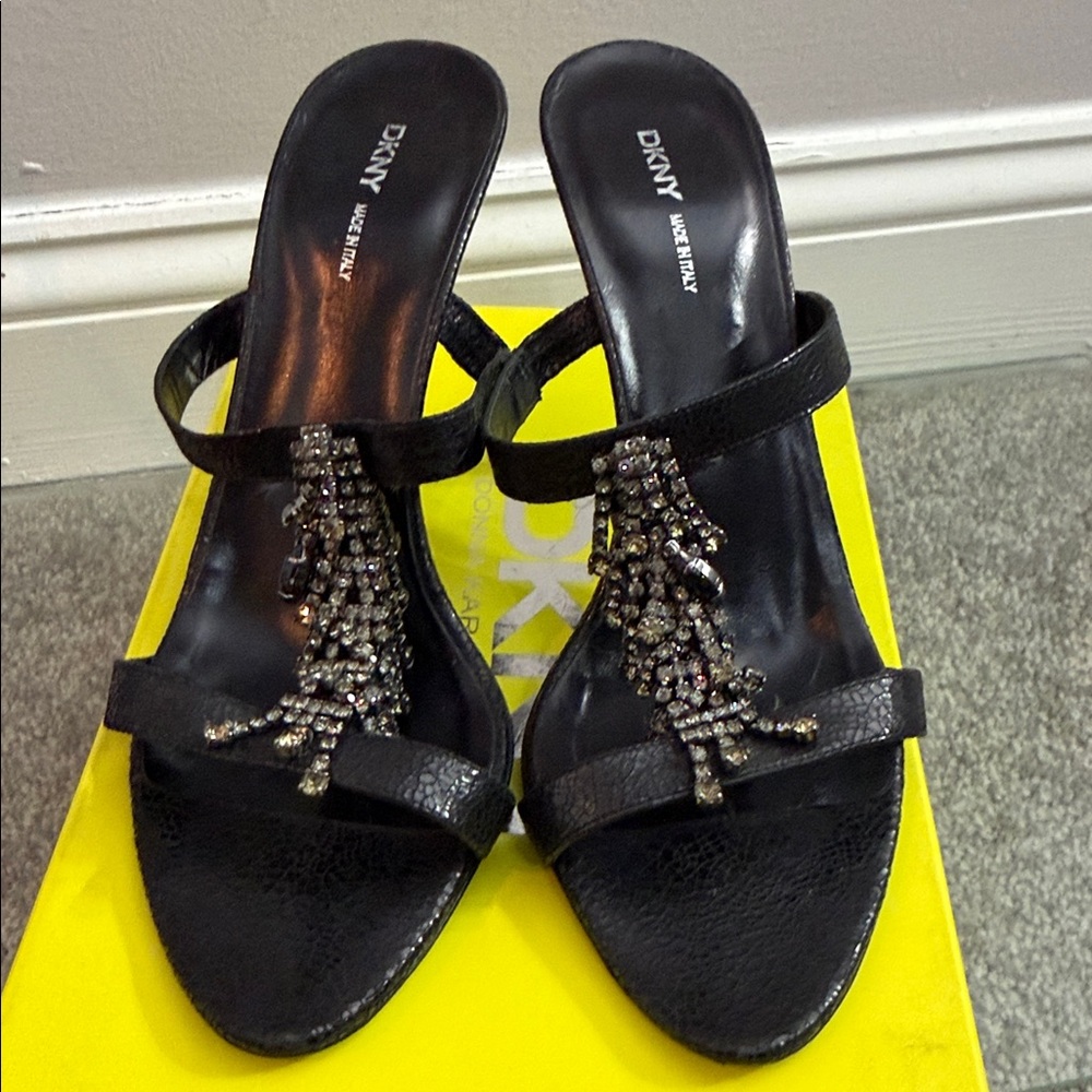 Donna Karan DKNY SHAE Mule Sandals W/Jewels  Italian Leather Black 8.5M